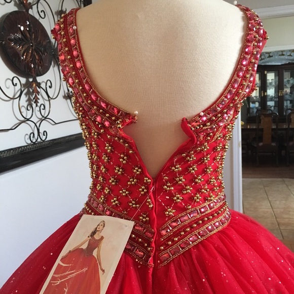 FREE SHIPPING Red Bejeweled Ballgown - Picture 4 of 8